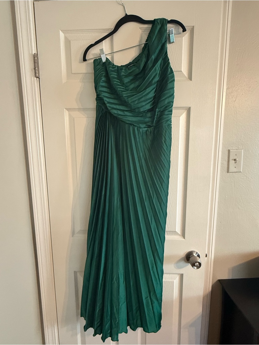 Abercrombie & Fitch Emerald Green One-Shoulder Pleated Maxi Dress